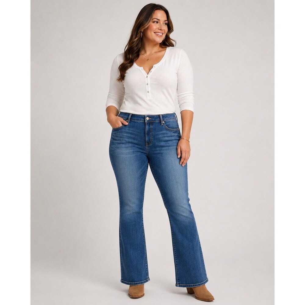 Old Navy Plus Jeans Women’s 18 Short Bootcut Stretch Blue Denim Medium Wash